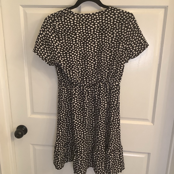 Women's Ecowish Dress, Black & White, Size M - Picture 2 of 13